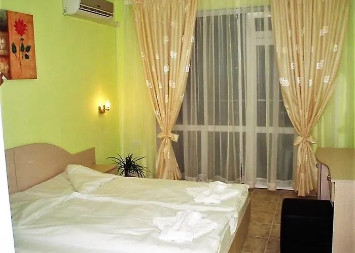 Niki House 招待所 *