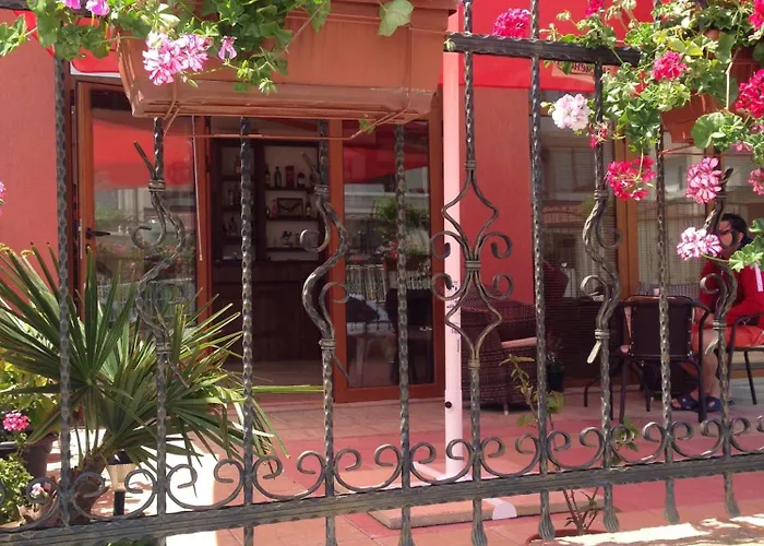 Niki House 招待所 *